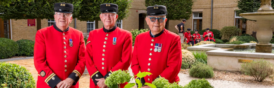 Secret show garden created as sanctuary for Chelsea Pensioners